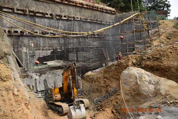Utility gallery excavation & ancillary building wall rebar fixing works.